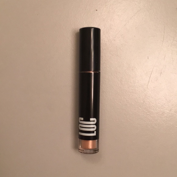 🌺3/$15🌺 Liquid Shimmer Shadow - FULL SIZE - Picture 2 of 2